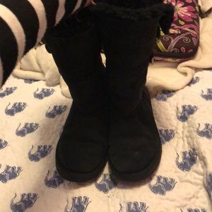 Black uggs